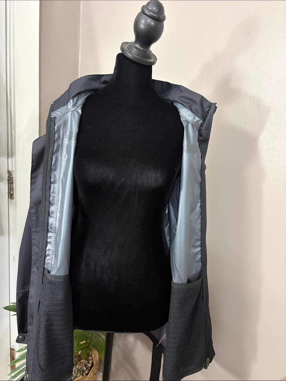 NWT Merrel Black Frances Hooded Trench Coat with Belt Women’s size Large - Picture 10 of 14